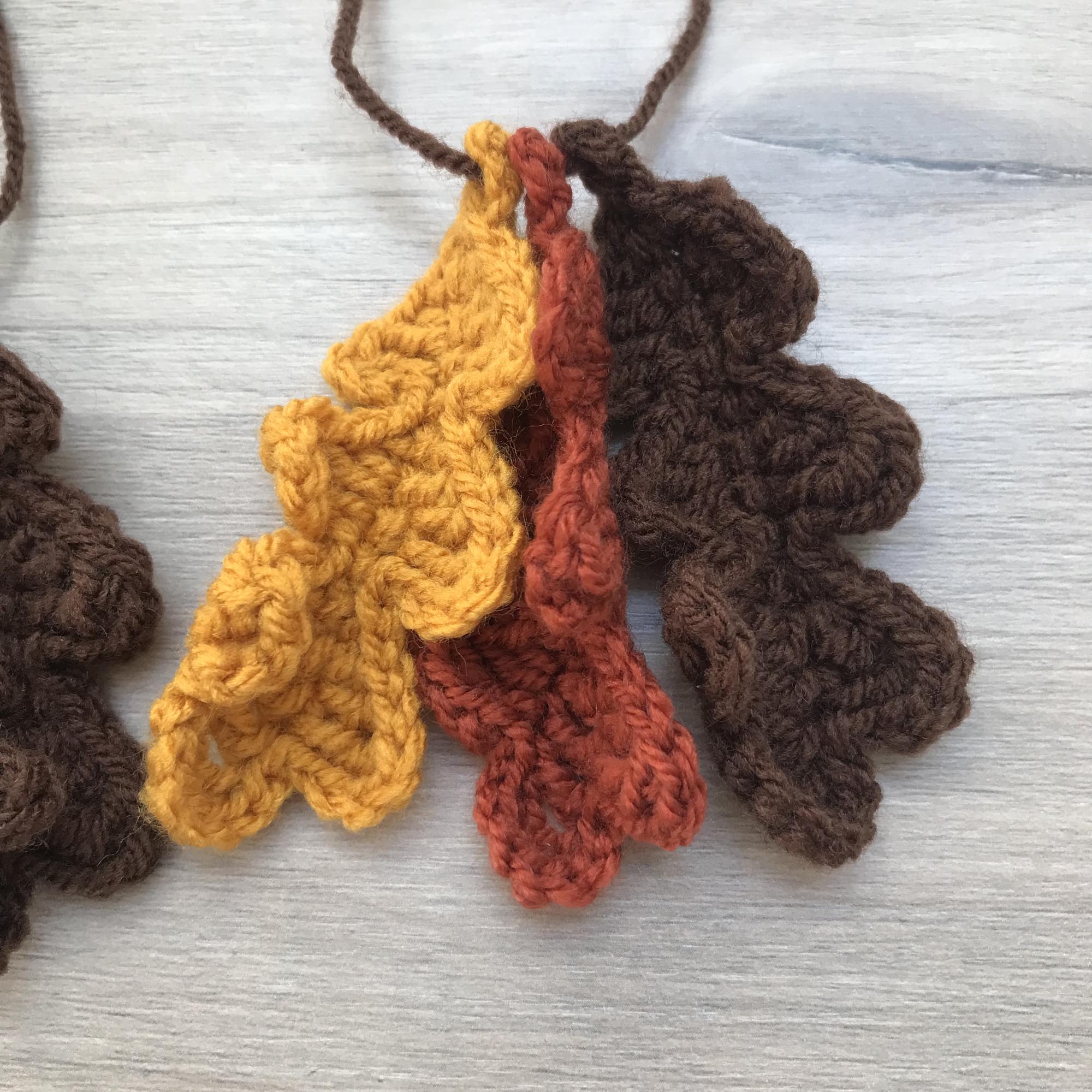 Crochet 3 Oak Leaves Hanging Decoration