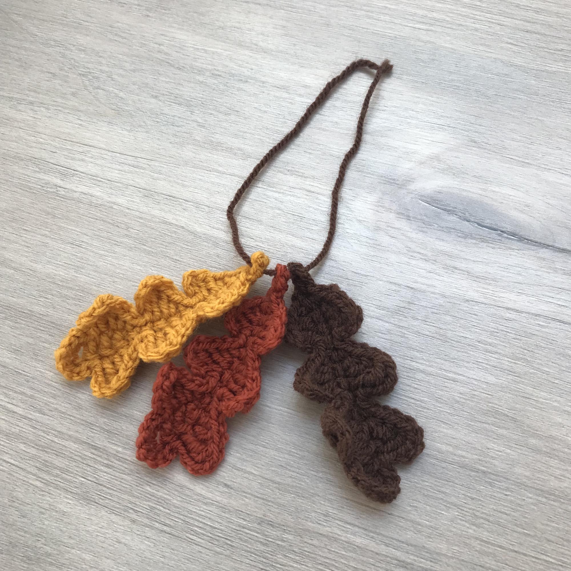 Crochet 3 Oak Leaves Hanging Decoration