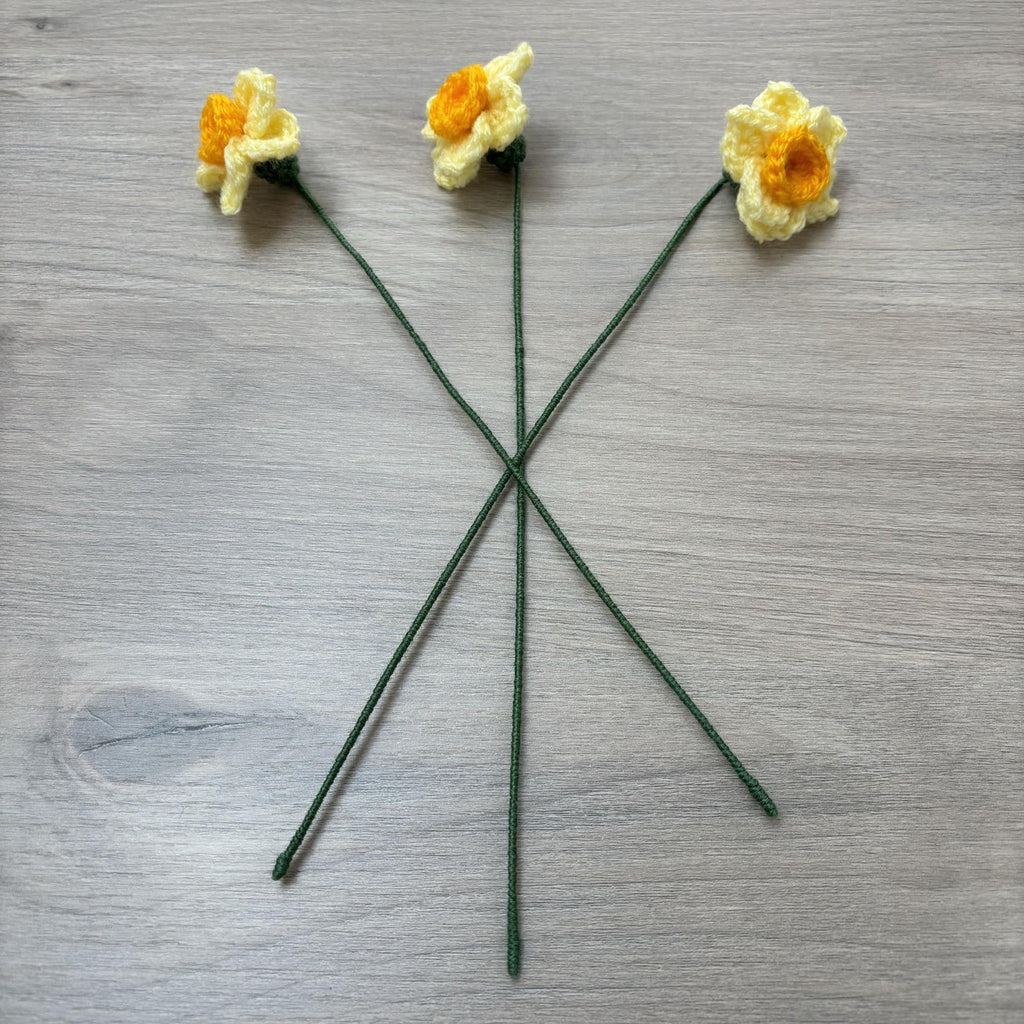 Crochet Faux Daffodil Stems