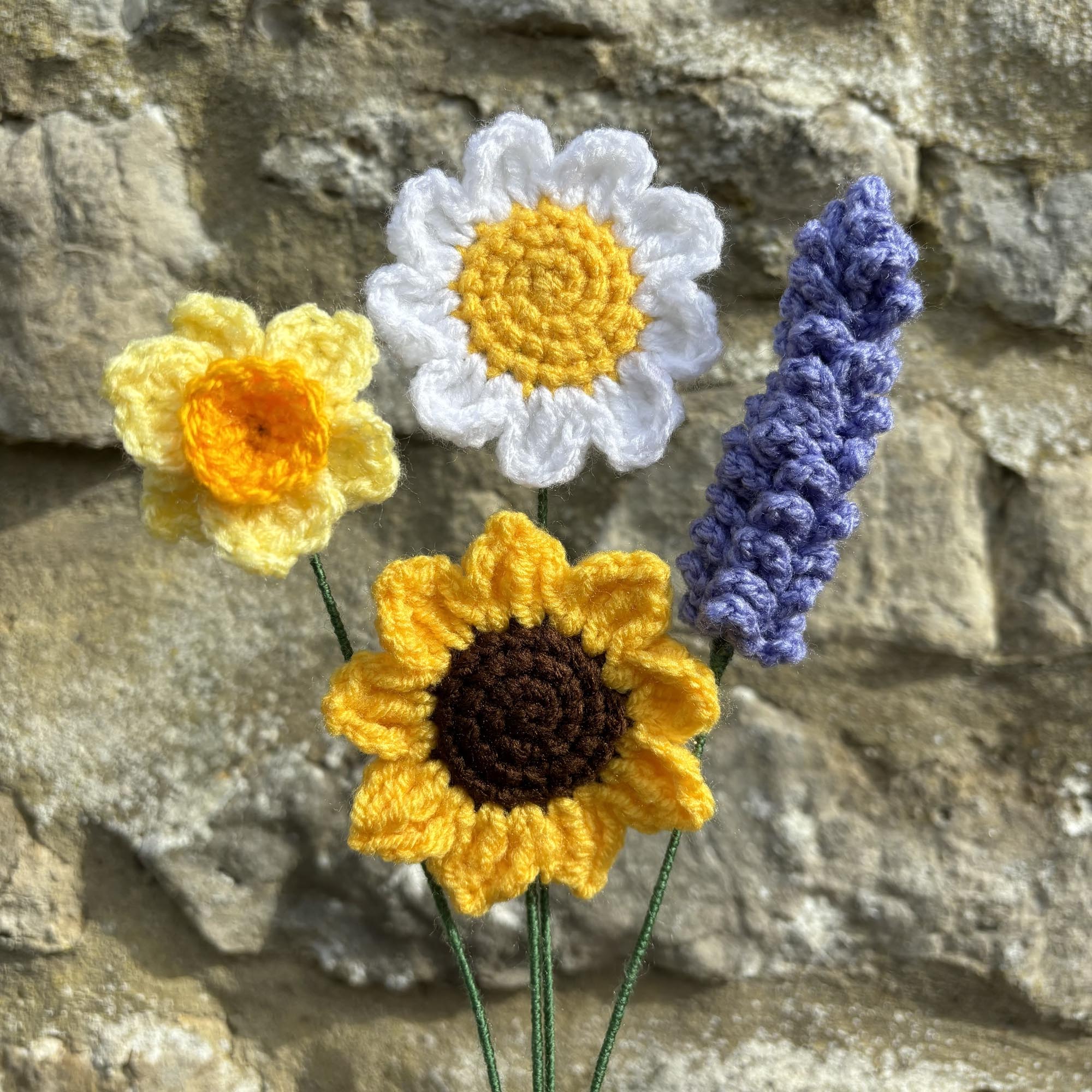 Crochet Faux Daffodil Stems